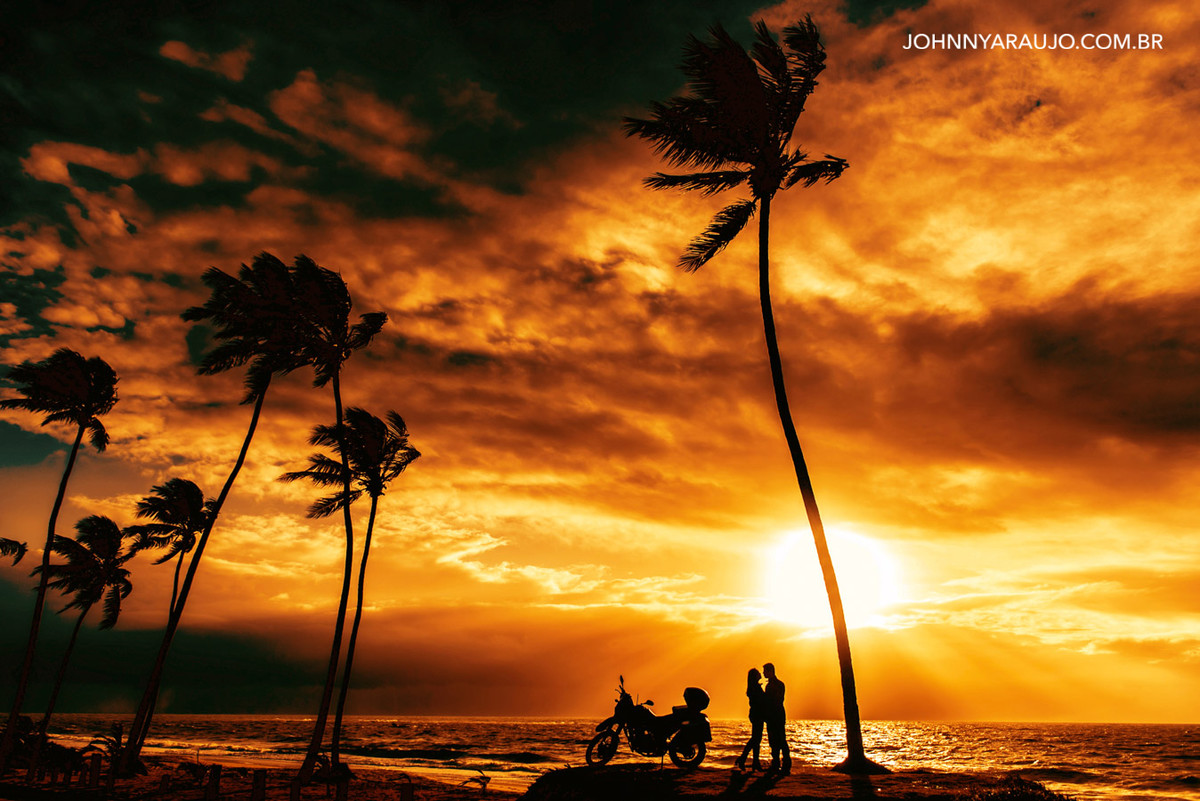 aventura sobre rodas em por do sol