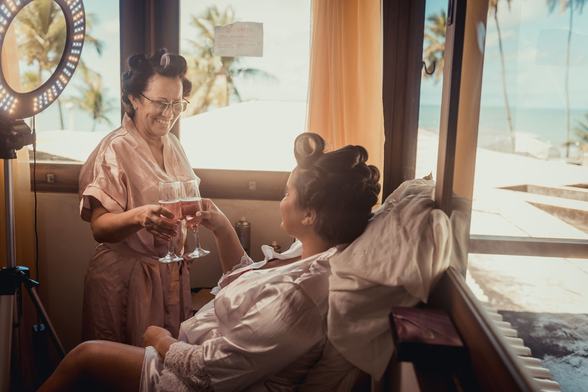 mãe e filha em seu dia de noiva