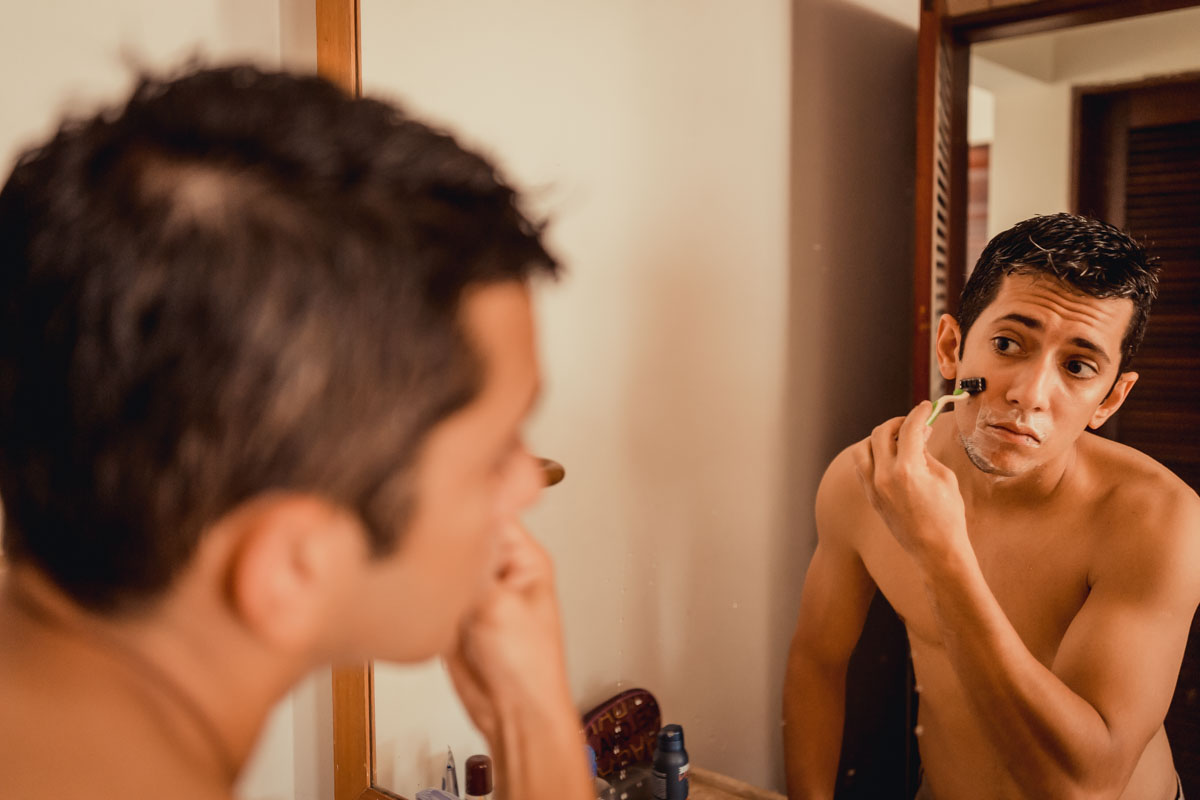 noivo se prepara para realizar o sonho de casar