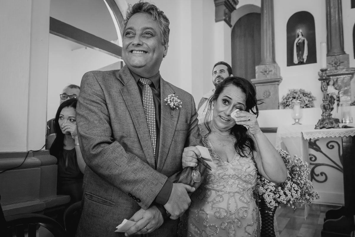 familiares se emocionam com depoimento da noiva no dia de seu casamento