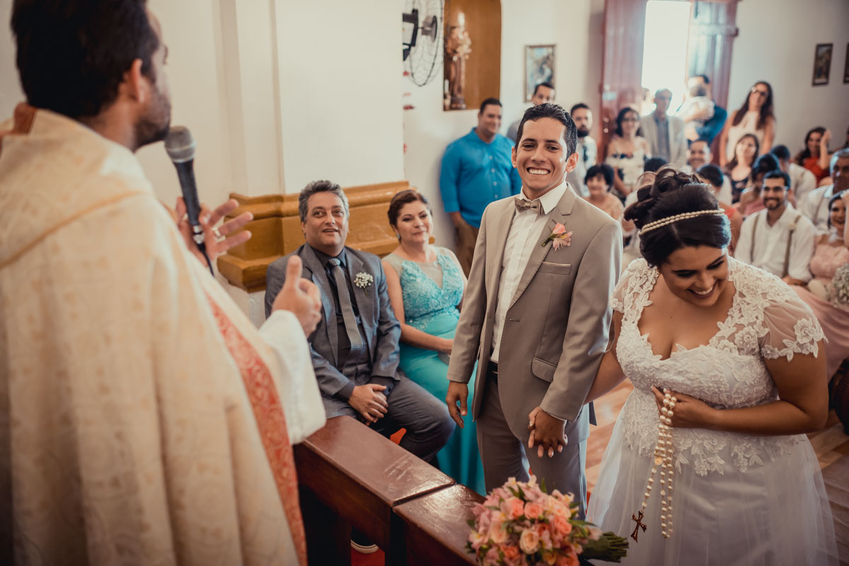 descontração e muita alegria na cerimonia de casamento