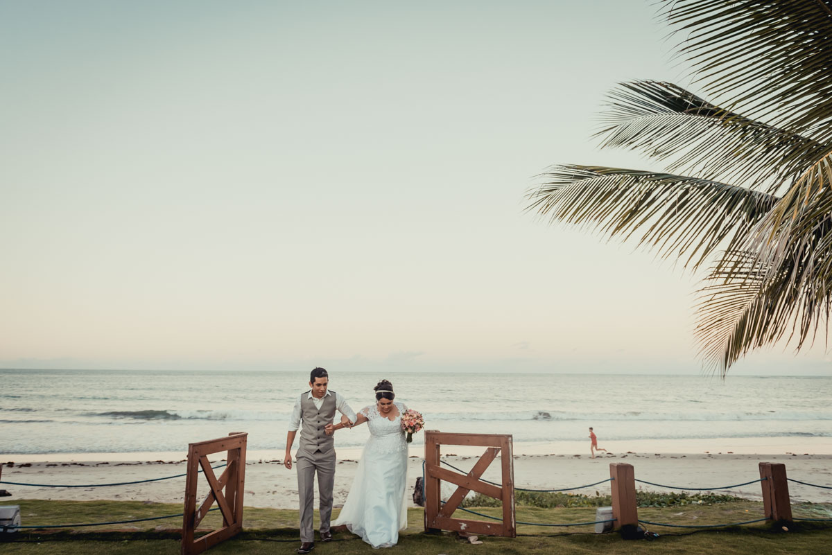 chegada da noiva na recepção do casamento