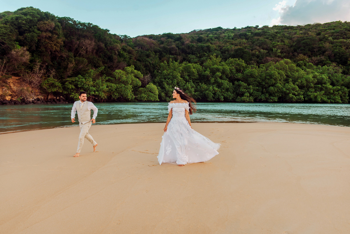 Para o fotógrafo “a importância desse ensaio pós casamento é sentir um pouco mais o momento do casal,