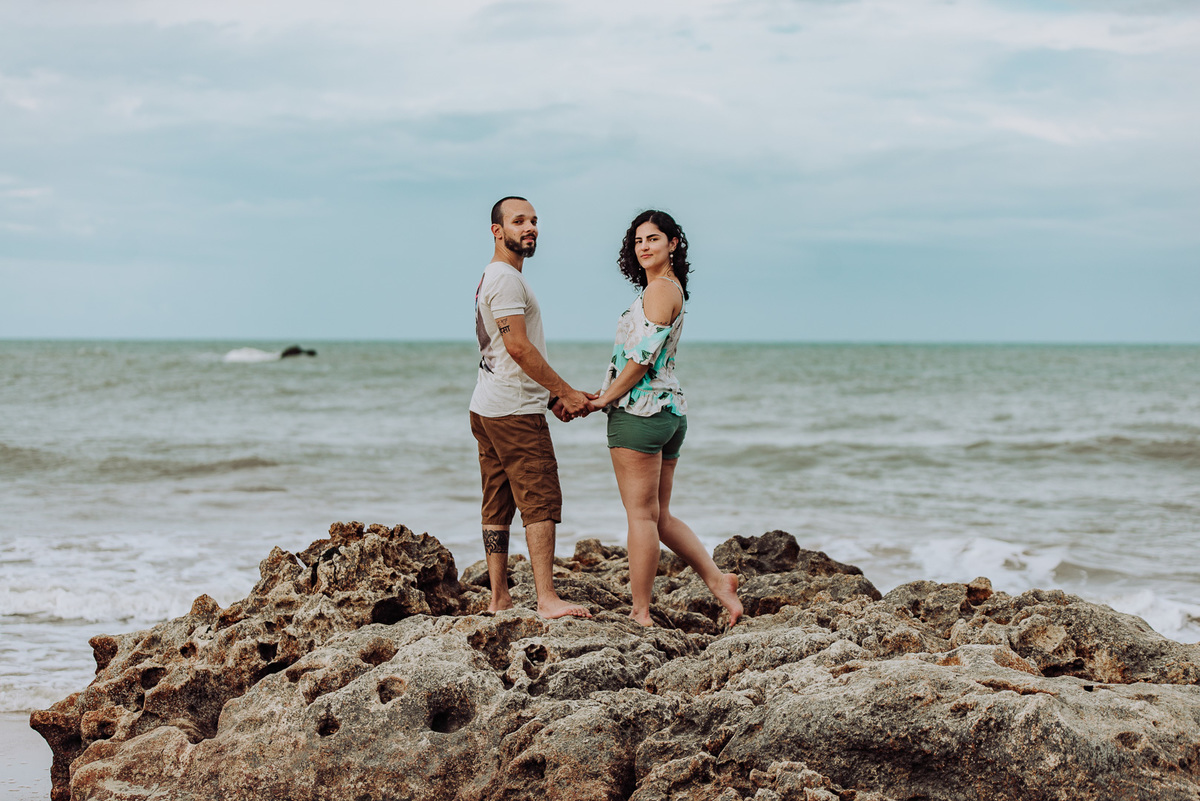 Retrato de Casal Aventureiro na melhor praia da Paraíba