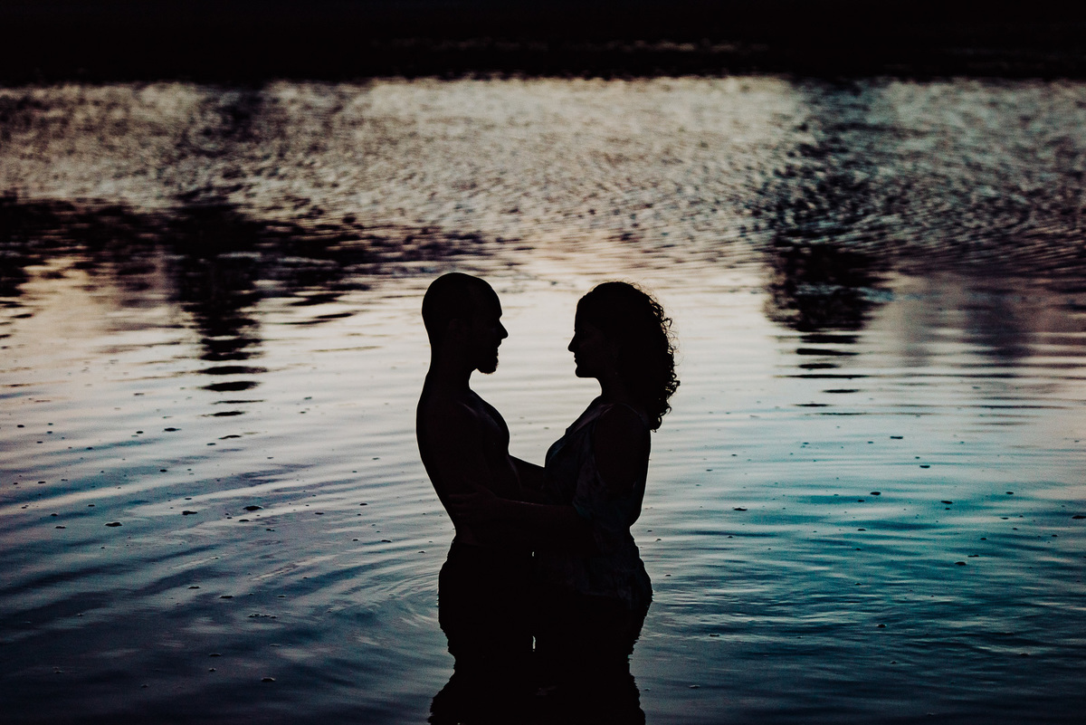 O seu ensaio de casal no melhor por do sol do nordeste, aqui onde o sol nasce primeiro, com registro do fotografo Johnny Araújo