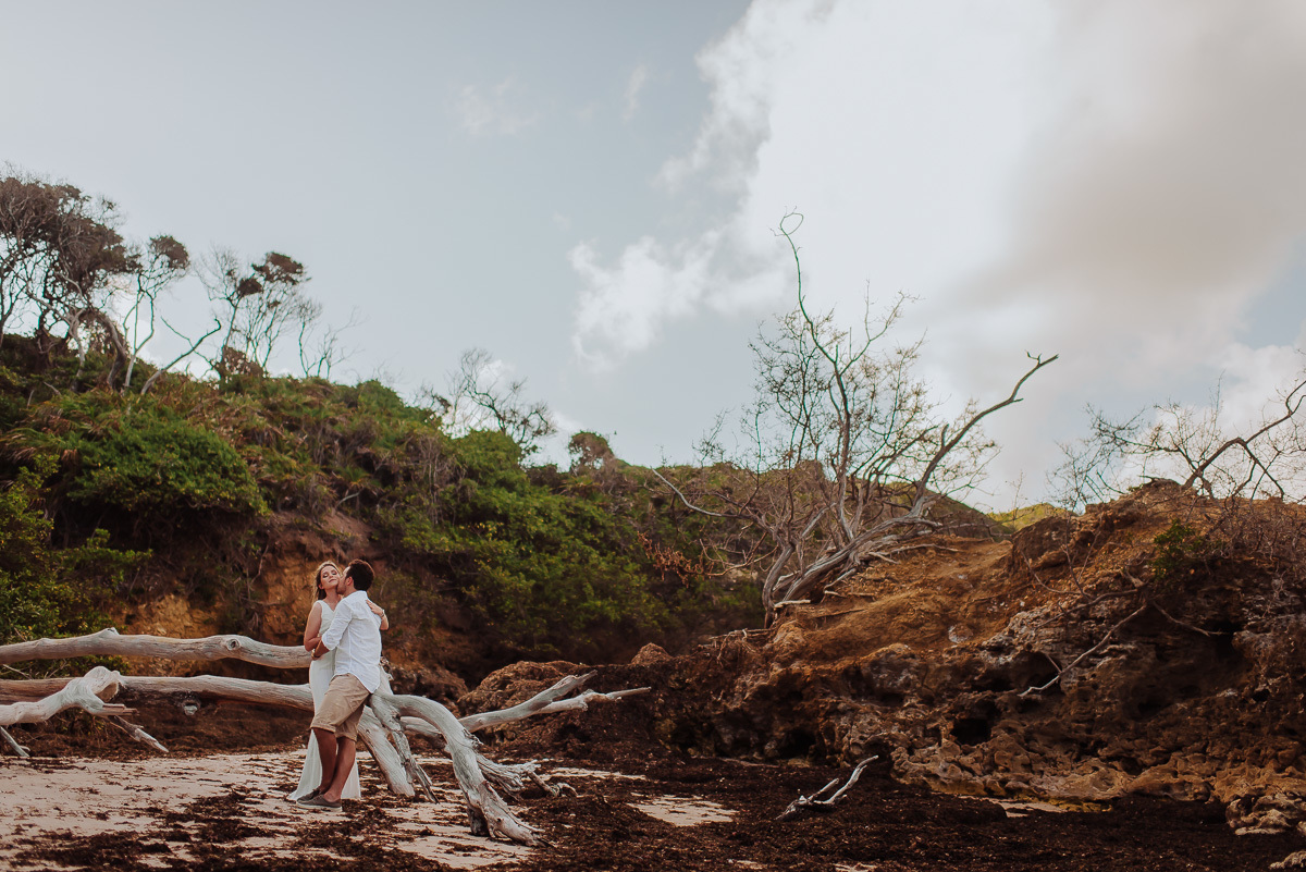 Ensaio de noivado na praia da Marcela no município do conde Pb 
