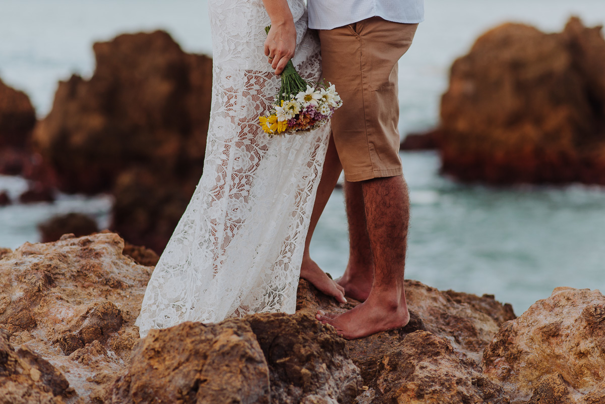 Ensaio dos noivos, João Pessoa, Praia, Coqueirinho, Tambaba, Litoral Sul, Johnny Araújo, John, Pré-wedding, Pré-casamento, Nordeste, Noina, Vestido de Noiva, Fotografo, Jo, Praia, Mar, Por do Sol