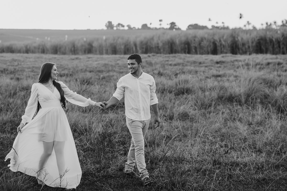 Sessão fotográfica com os noivos Marília e Kennedy na fazenda em Pernambuco 