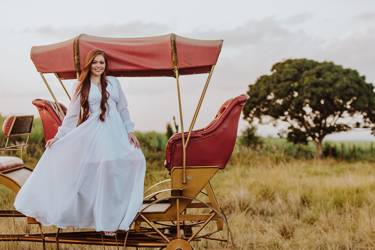 Ensaio da noiva na carruagem, tornando os sonhos de conto de fadas em realidade atual