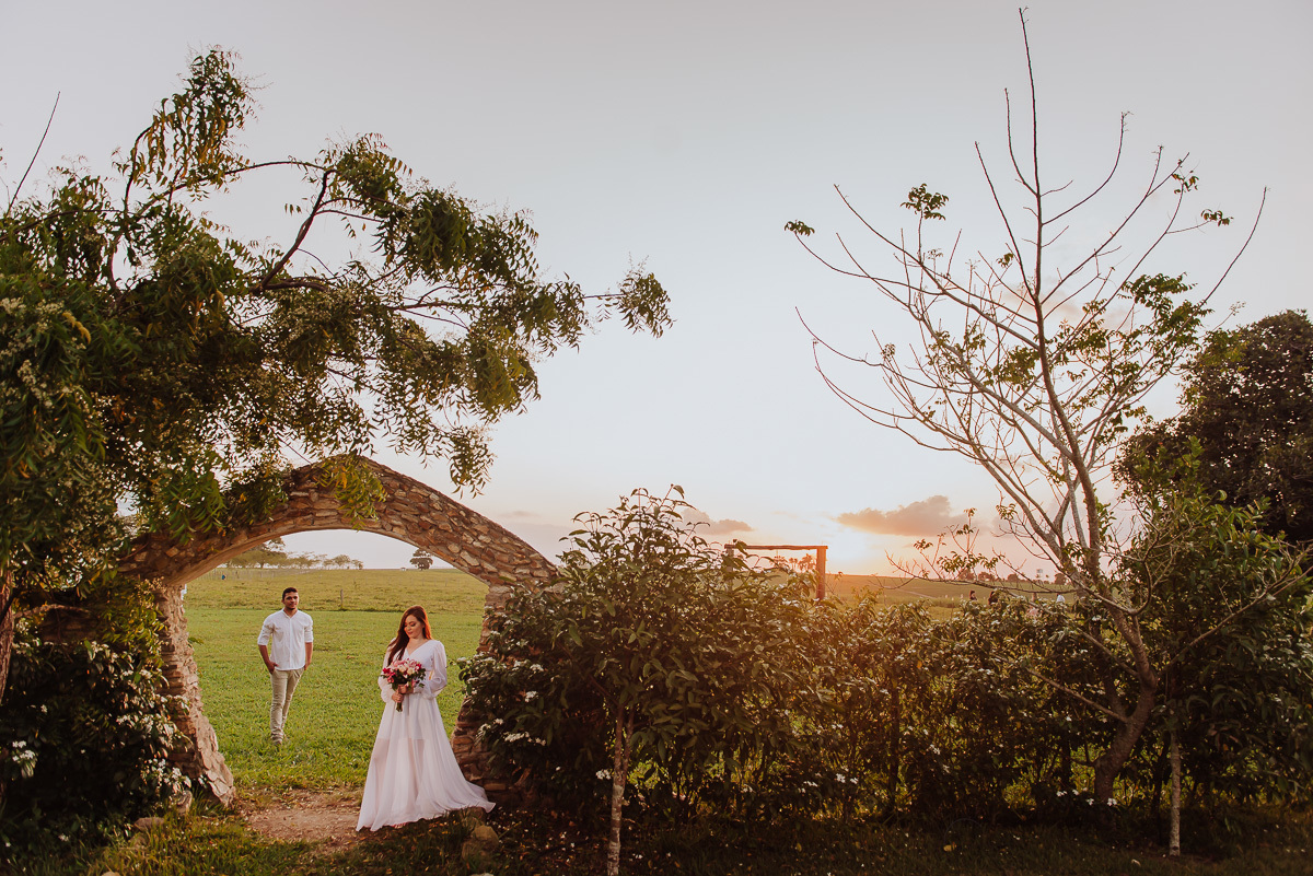 fotografo de casamento no coreto da casa de campo
