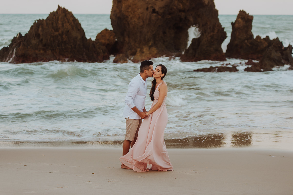 Ensaio dos noivos Ana e Otácio nas praia naturista do litoral sul de João Pessoa - Paraíba