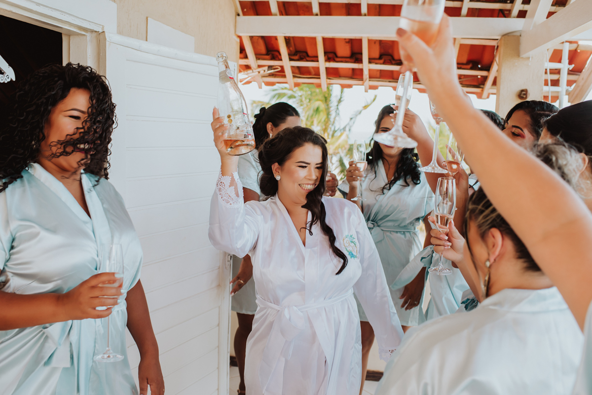 brinde com as madrinhas de casamento