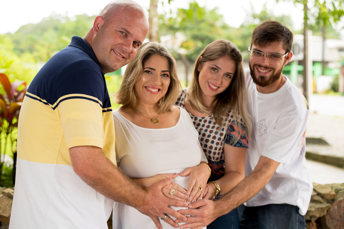 gestante, ensaio de gestante, casal, família, espera de bebê, casal apaixonado, joinville, santa catarina