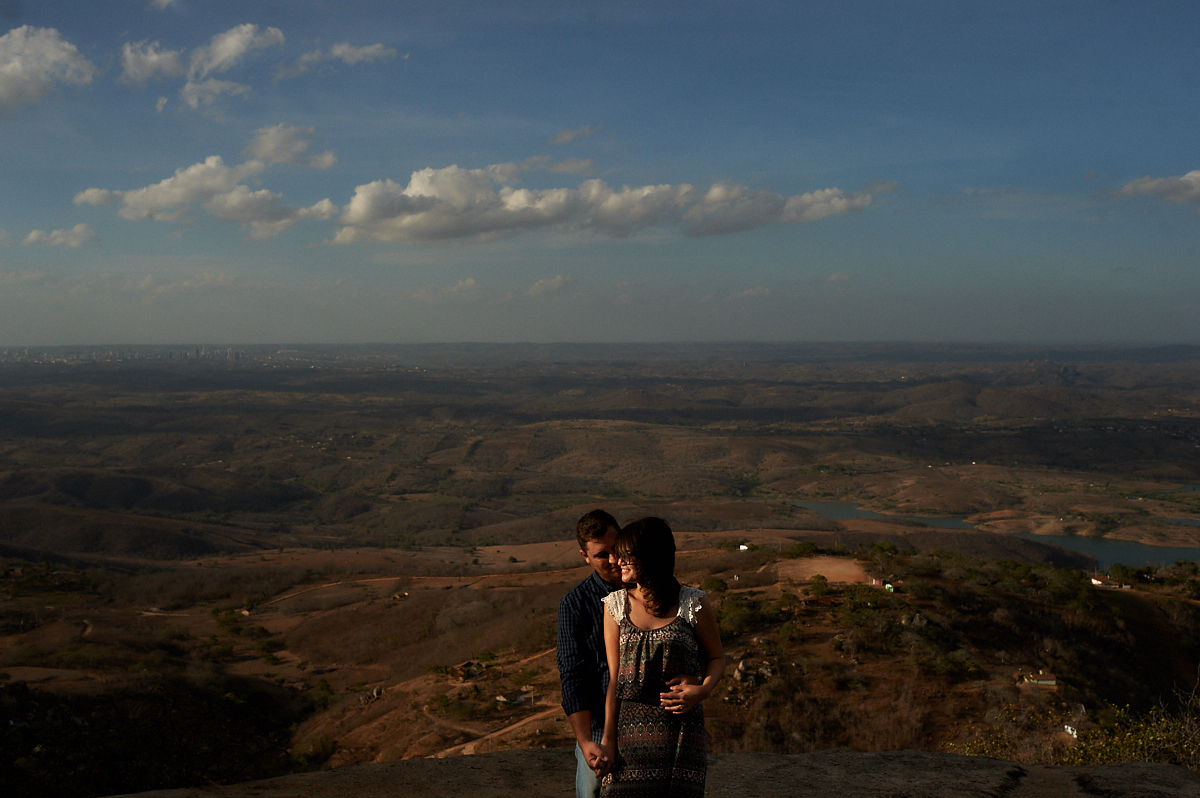 ensaio ana paula e Felipe no por do sol em Fagundes pedra de santo antonio por 4Mãos Fotografias 4 Mãos