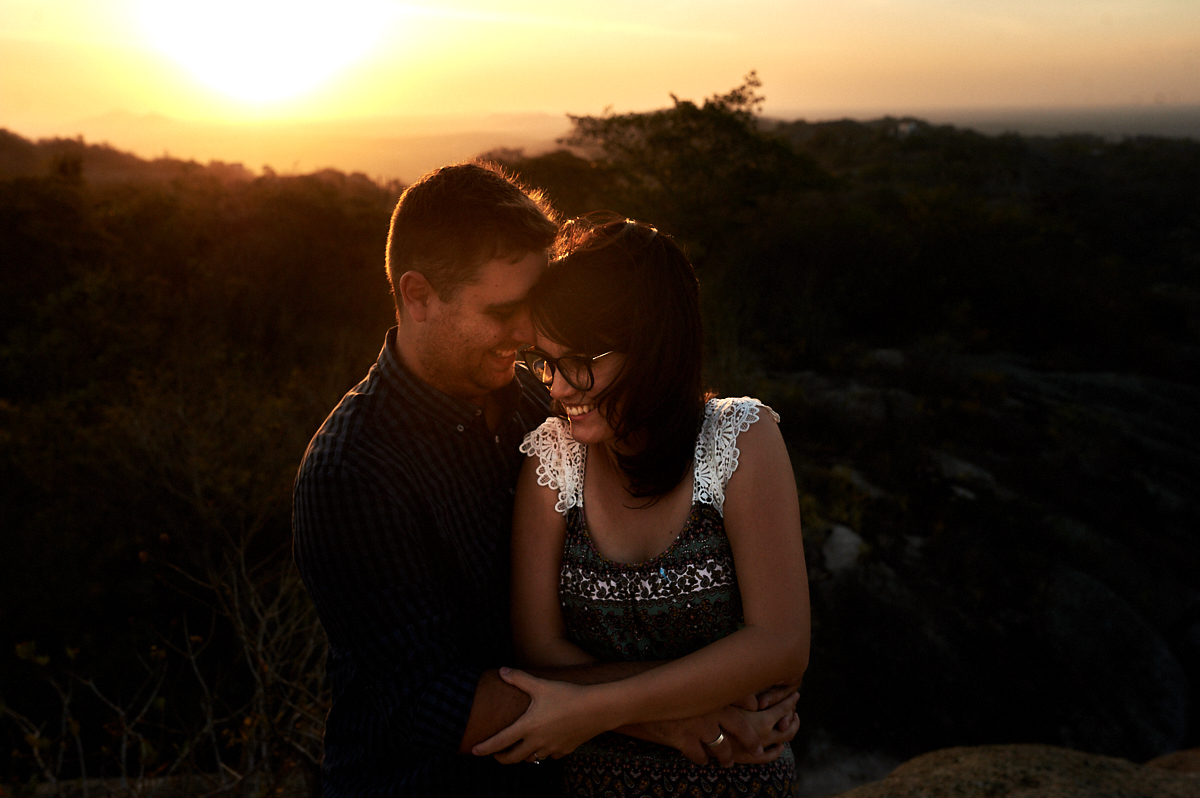 ensaio ana paula e Felipe no por do sol em Fagundes pedra de santo antonio por 4Mãos Fotografias 4 Mãos