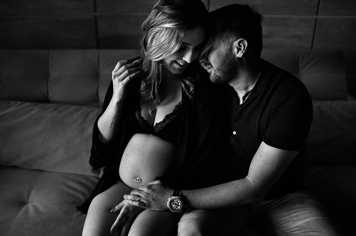 ensaio de gestante, ensaio gestante, foto preto e branco, pregnant, fotografia em preto e branco, foto pb, fotografia dark and grey, 4Mãos fotografias