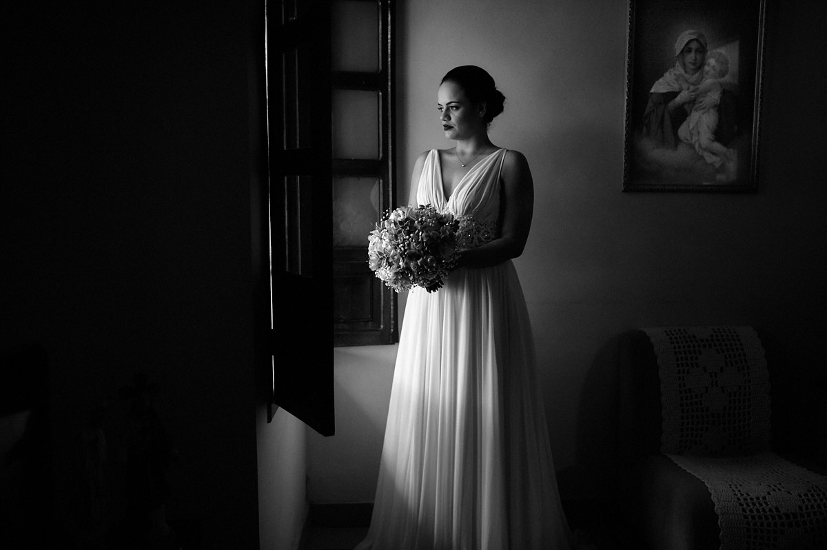 noiva pronta, boca vermelha, noiva linda, close, making of, pronta pra casar, fotografia em preto e branco