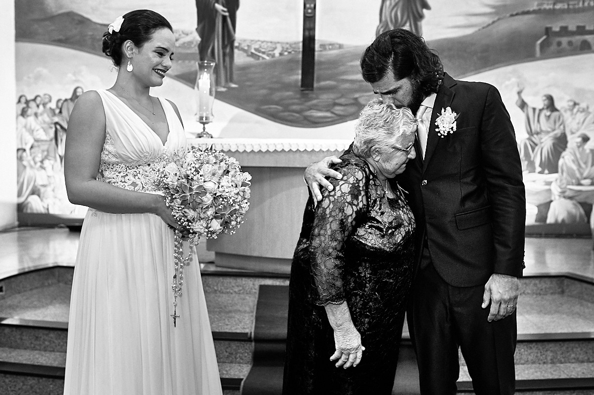 noivo chorão, noivo também chora, foto em preto e branco, casamento 4maos fotografias, vovó