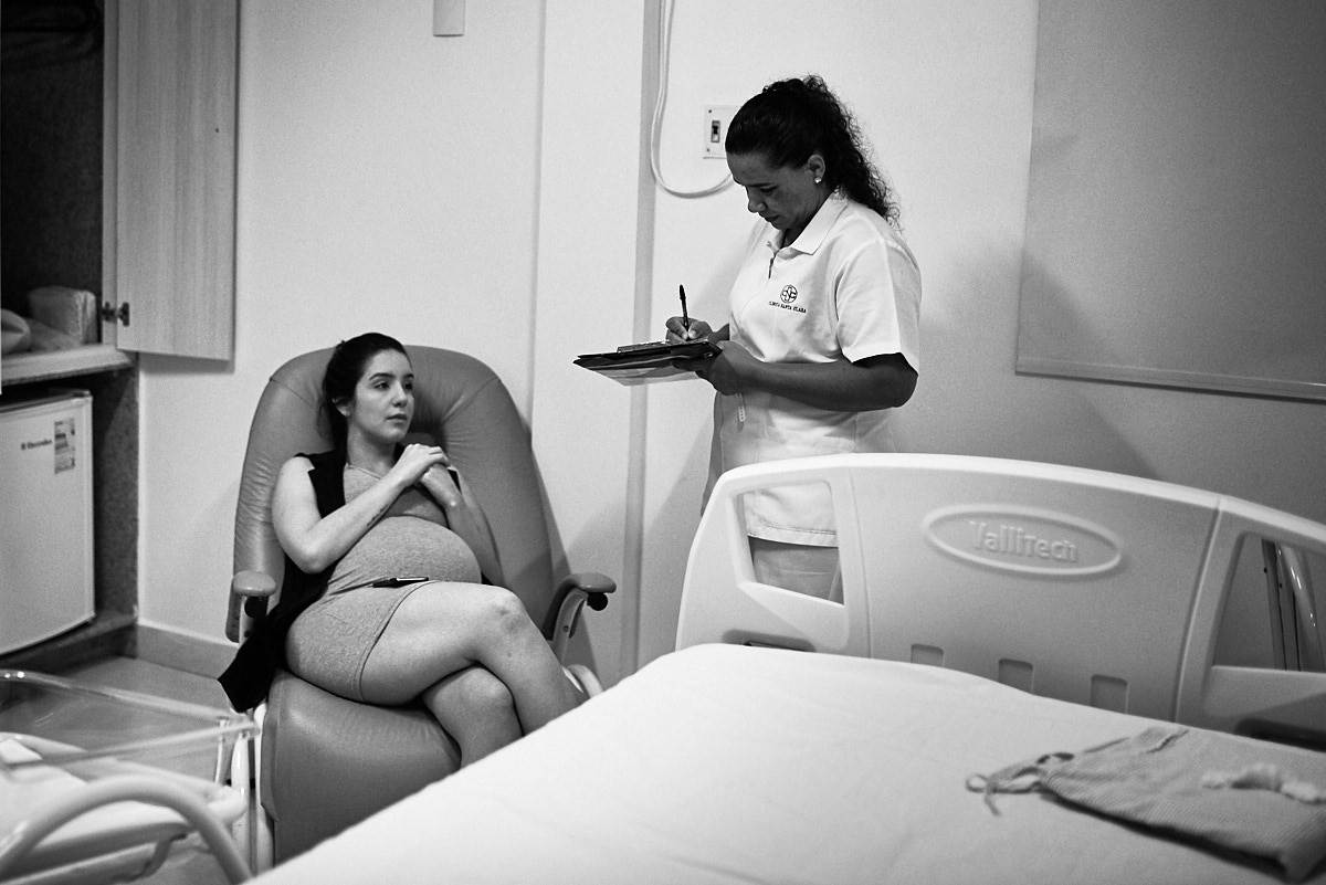 fotografia de parto, foto preto e branco, fotografia humana, 4Mãos fotografias