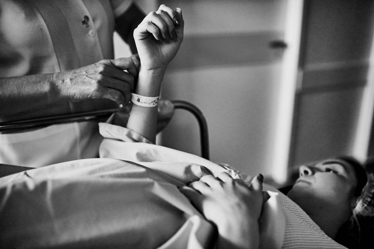 fotografia de parto, foto preto e branco, fotografia humana, 4Mãos fotografias