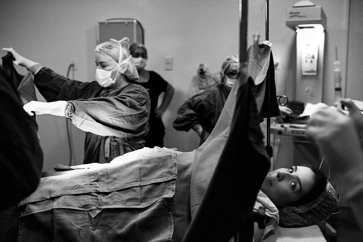 fotografia de parto, foto preto e branco, fotografia humana, 4Mãos fotografias