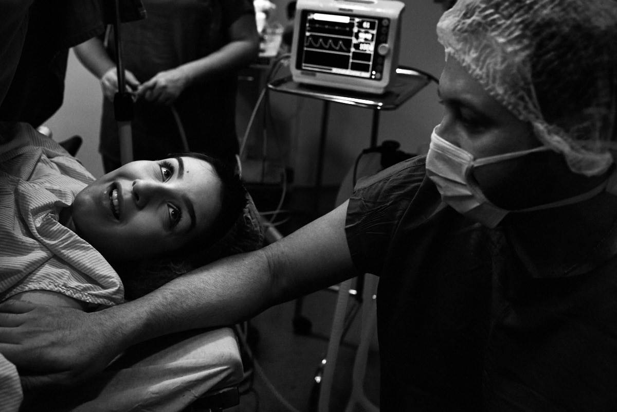 fotografia de parto, foto preto e branco, fotografia humana, 4Mãos fotografias