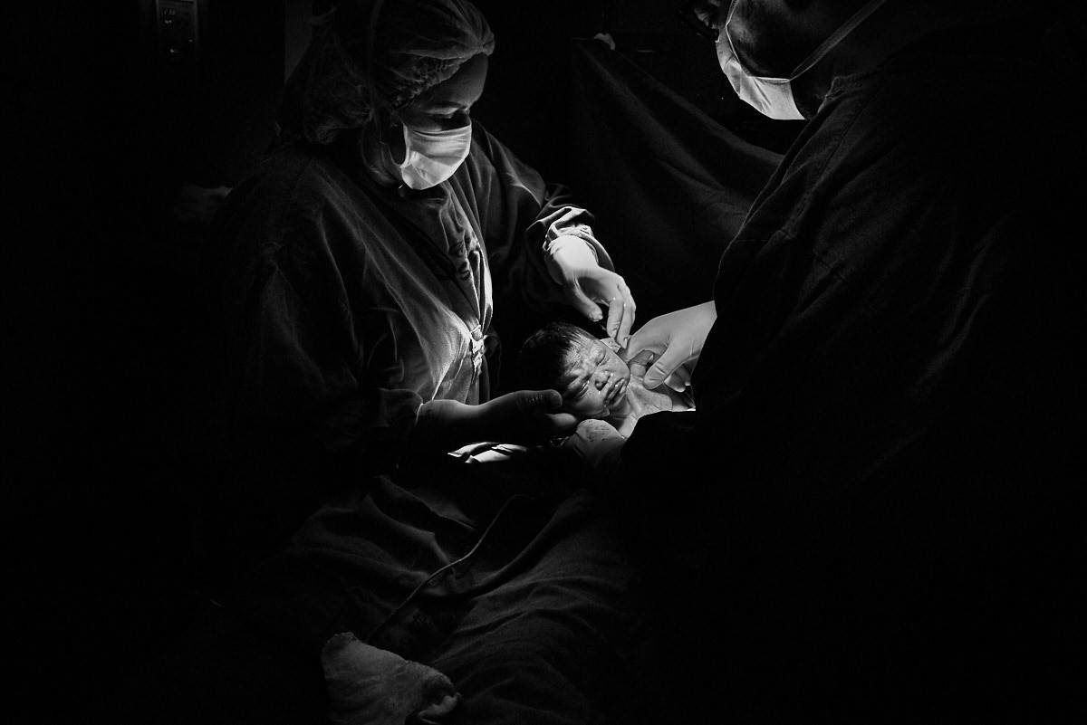 fotografia de parto, foto preto e branco, fotografia humana, 4Mãos fotografias