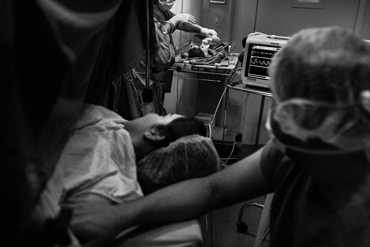 fotografia de parto, foto preto e branco, fotografia humana, 4Mãos fotografias