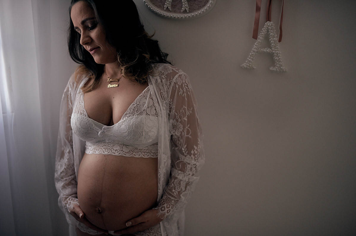 foto de gestante, 4Mãos Fotografias, foto de gestante com lingerie