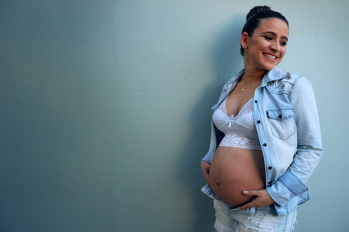 foto de gestante, 4Mãos Fotografias, foto de gestante com lingerie