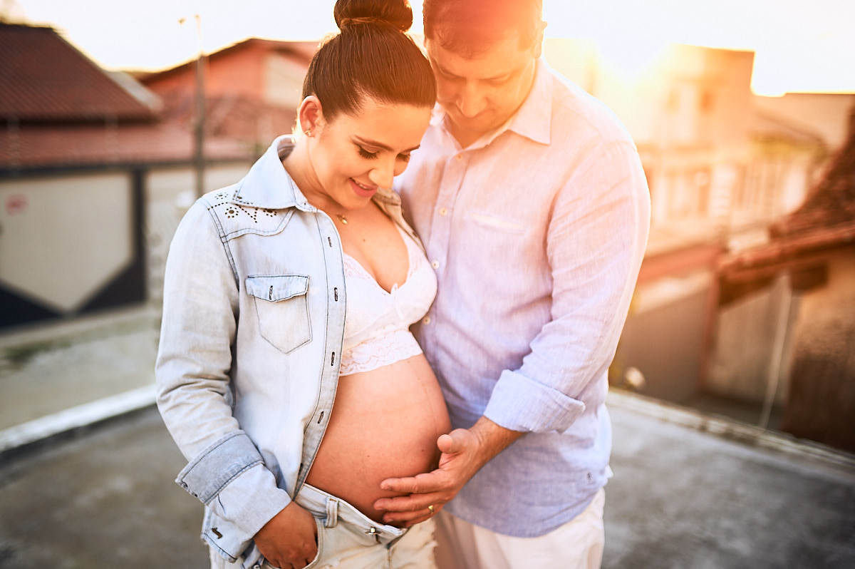 foto de gestante, 4Mãos Fotografias, foto de gestante com lingerie, por do sol, pais presentes