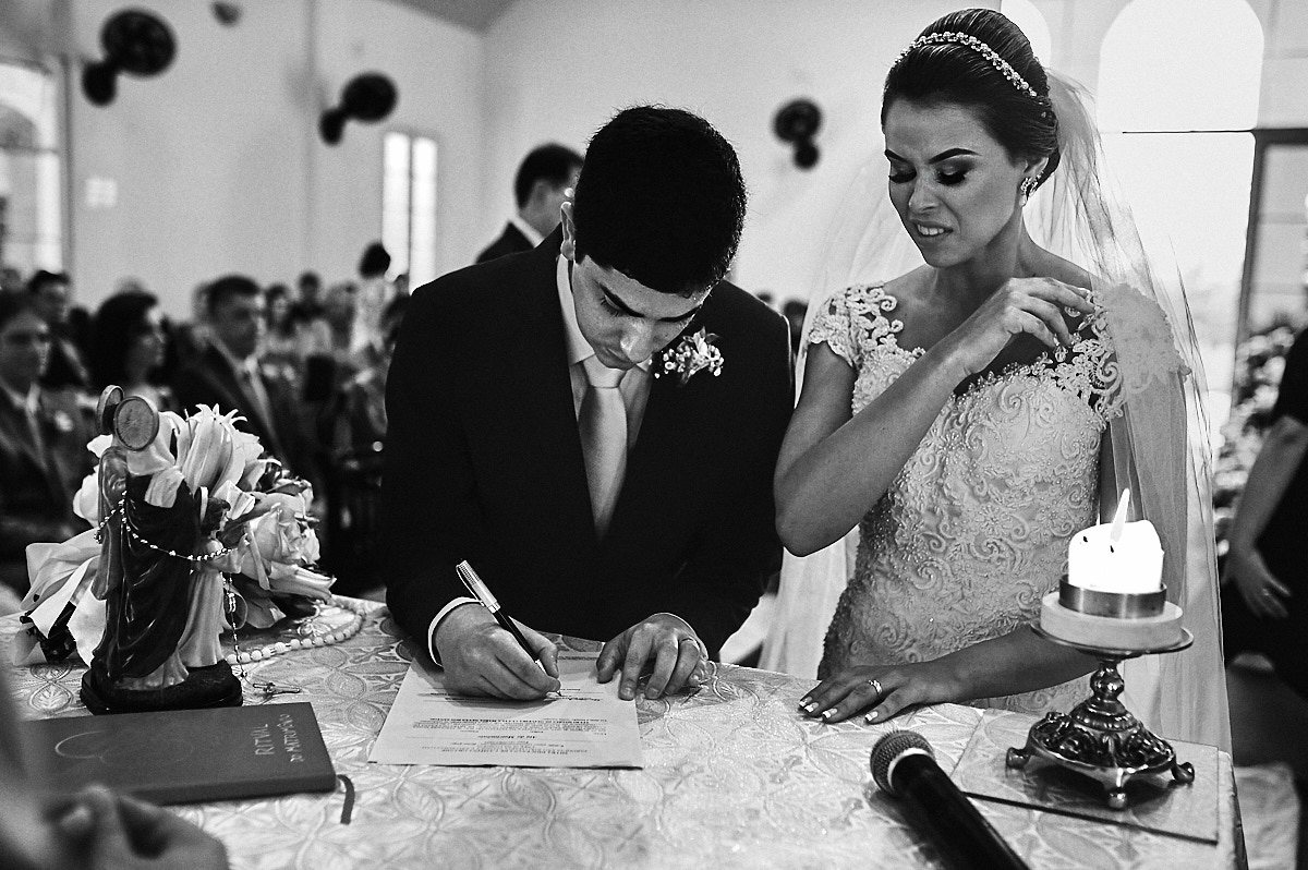 casamento, wedding, foto em preto e branco, alianças entrando, noivos chorando, noiva fazendo careta