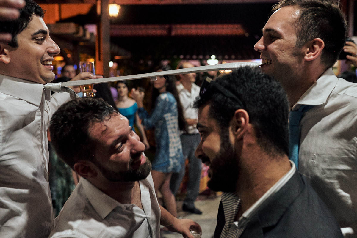 festa de casamento, convidados dançando