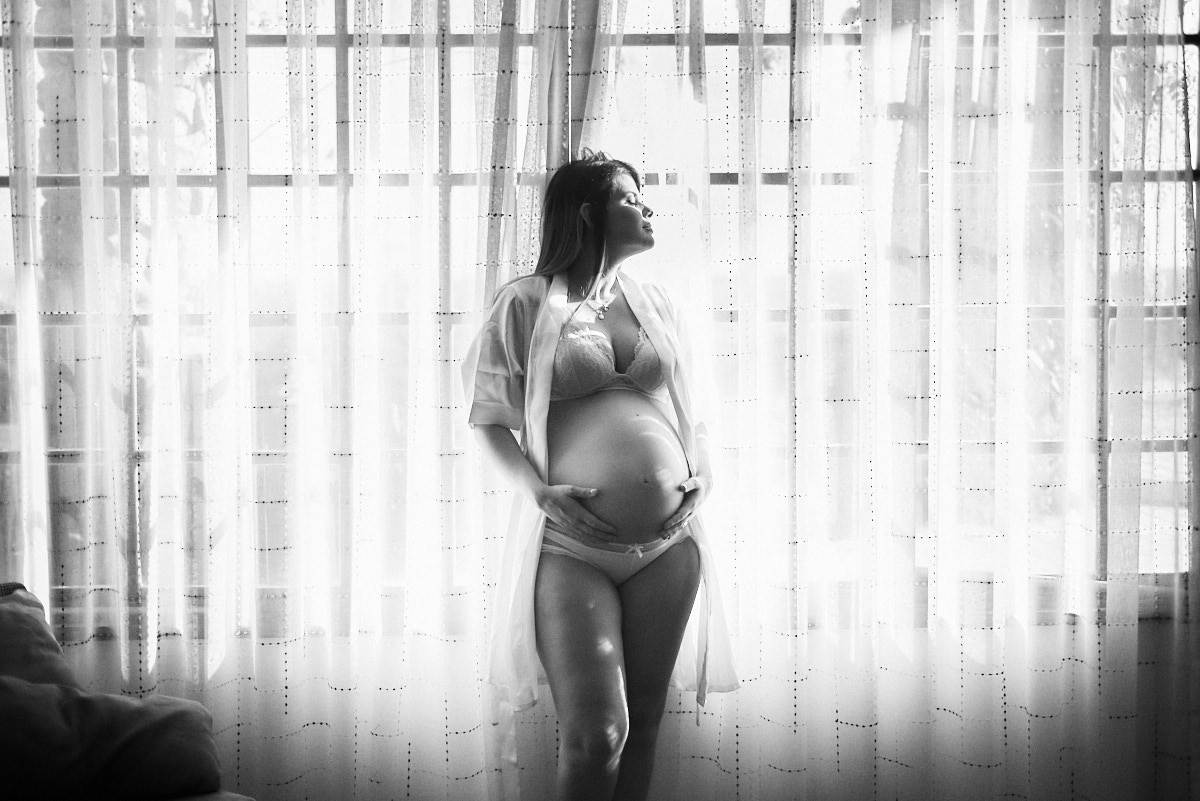 ensaio gestante ao ar livre com casal por do sol