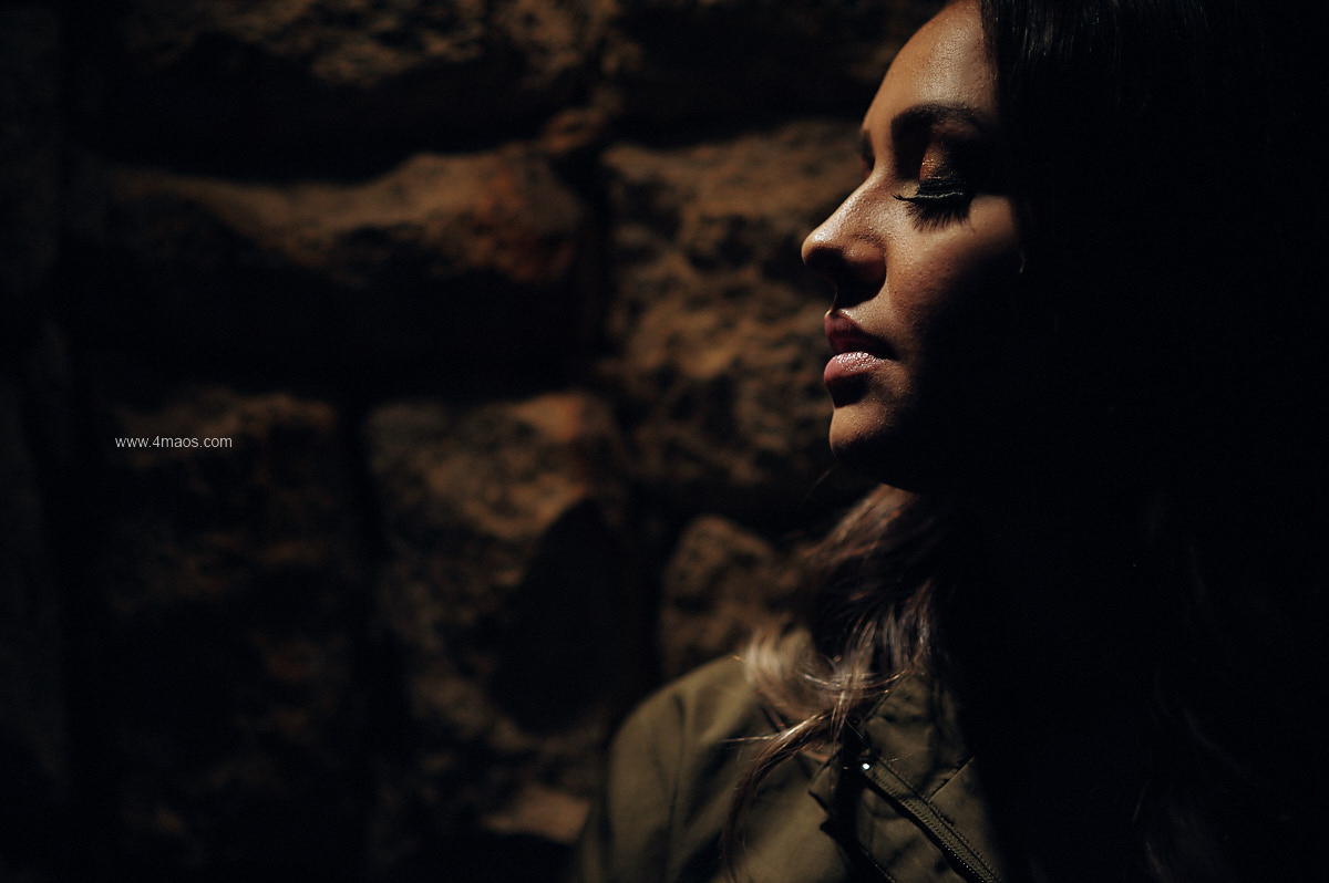 ensaio feminino pela 4Mãos fotografias em lagoa seca paraíba, modelo olhando de lado