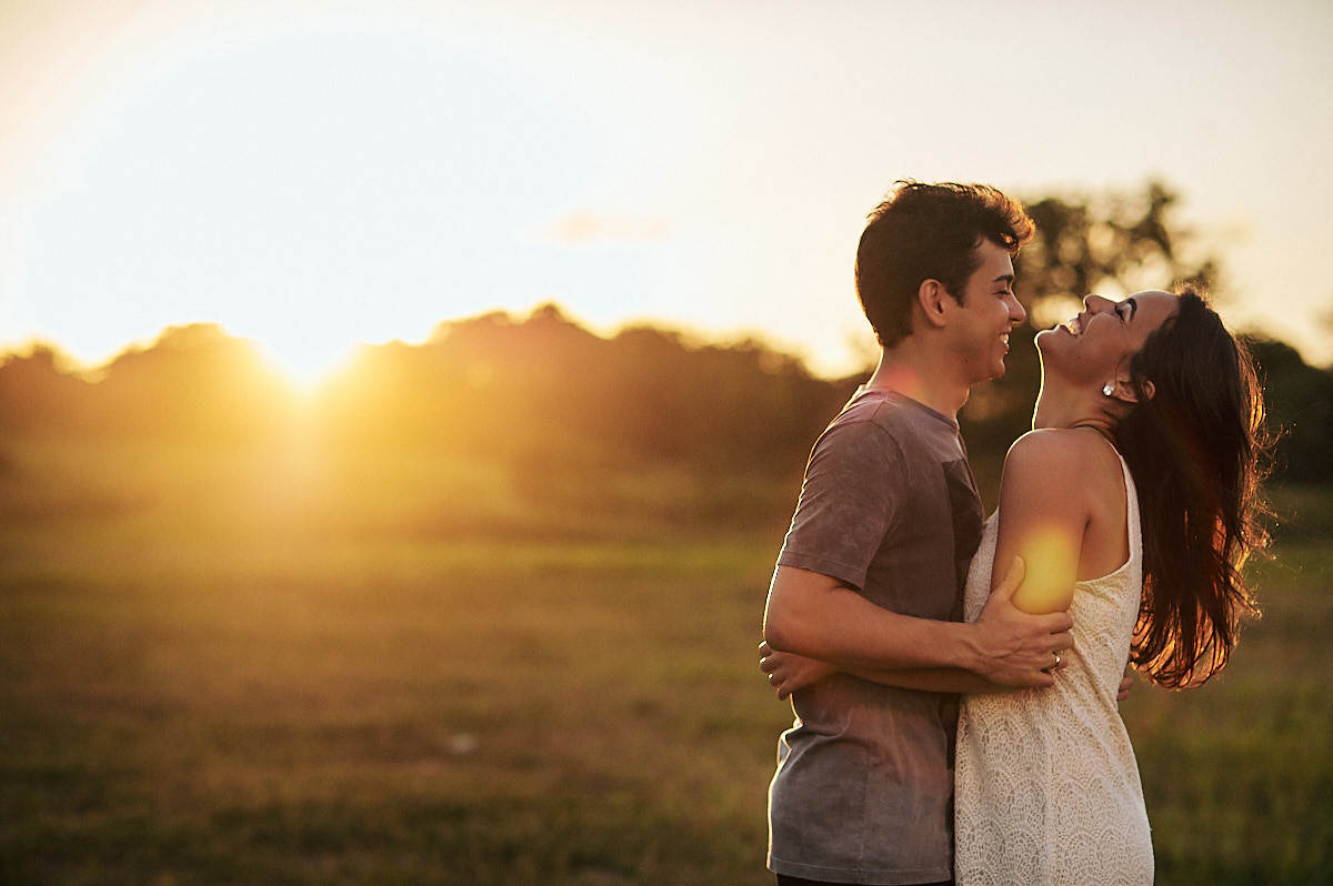 ensaio adna e igor na igreja cidade viva por 4Mãos Fotografias, casal sorrindo
