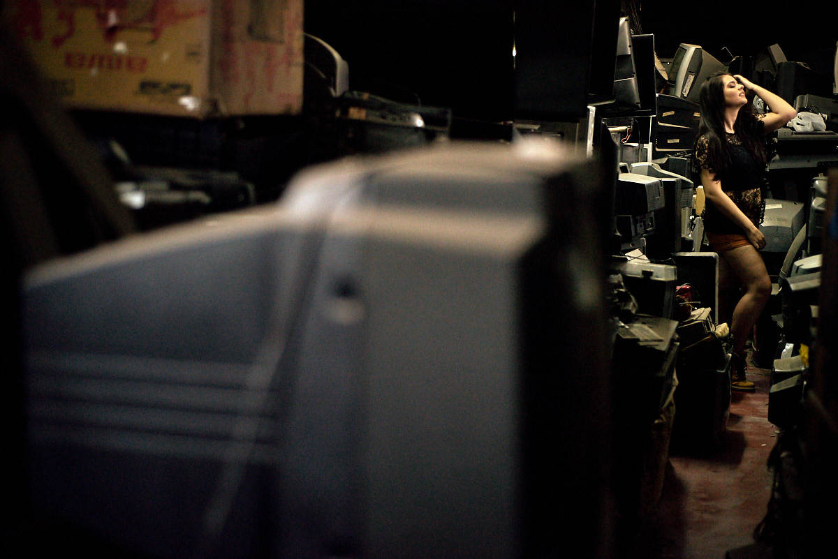 ensaio bianca, 4Mãos Fotografias, foto com televisores velhos