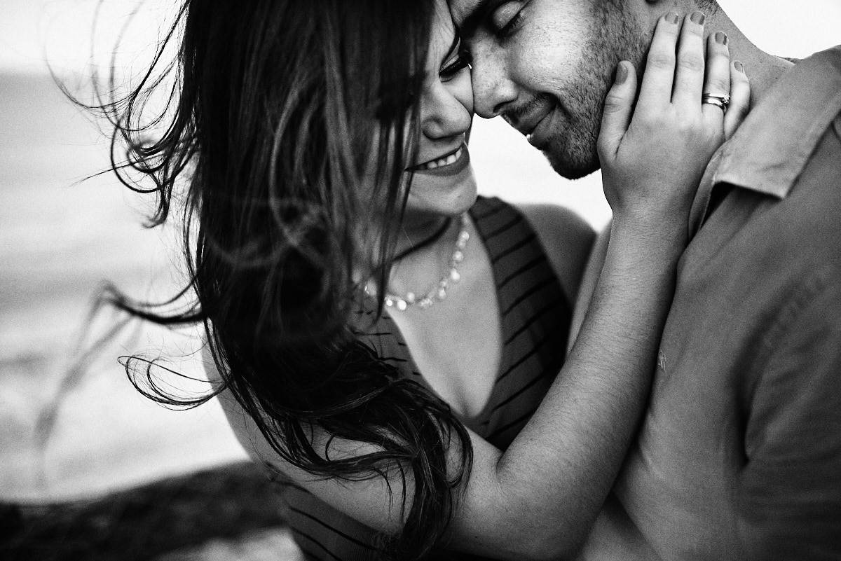 ensaio na praia de pipa, rio grande do norte, mirante dos golfinhos, foto em preto e branco