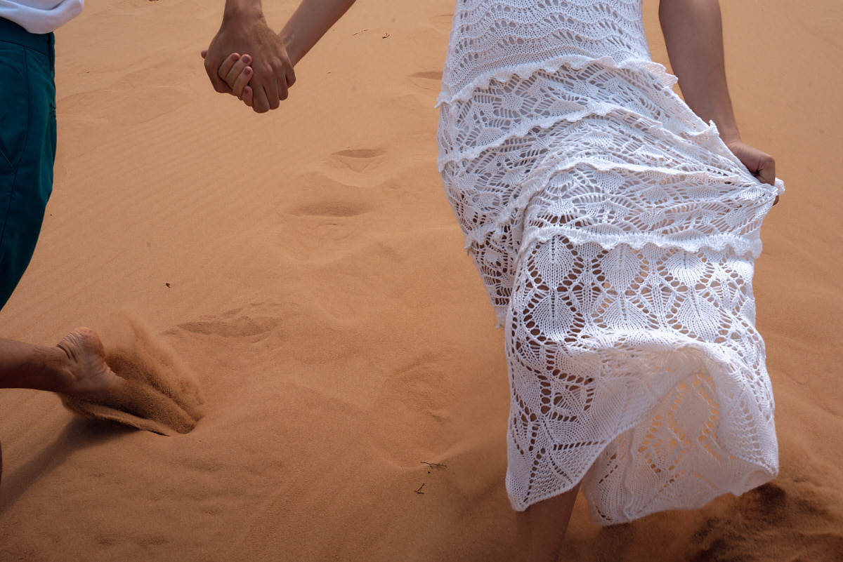 ensaio na praia de pipa, rio grande do norte, descendo a duna