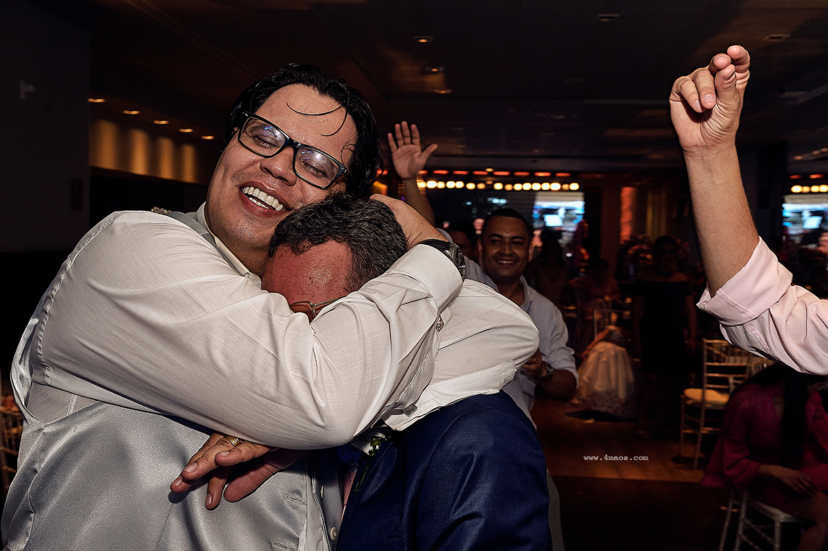 casamento Tereza e Daniel por 4Mãos Fotografias, festa rolando, final da festa