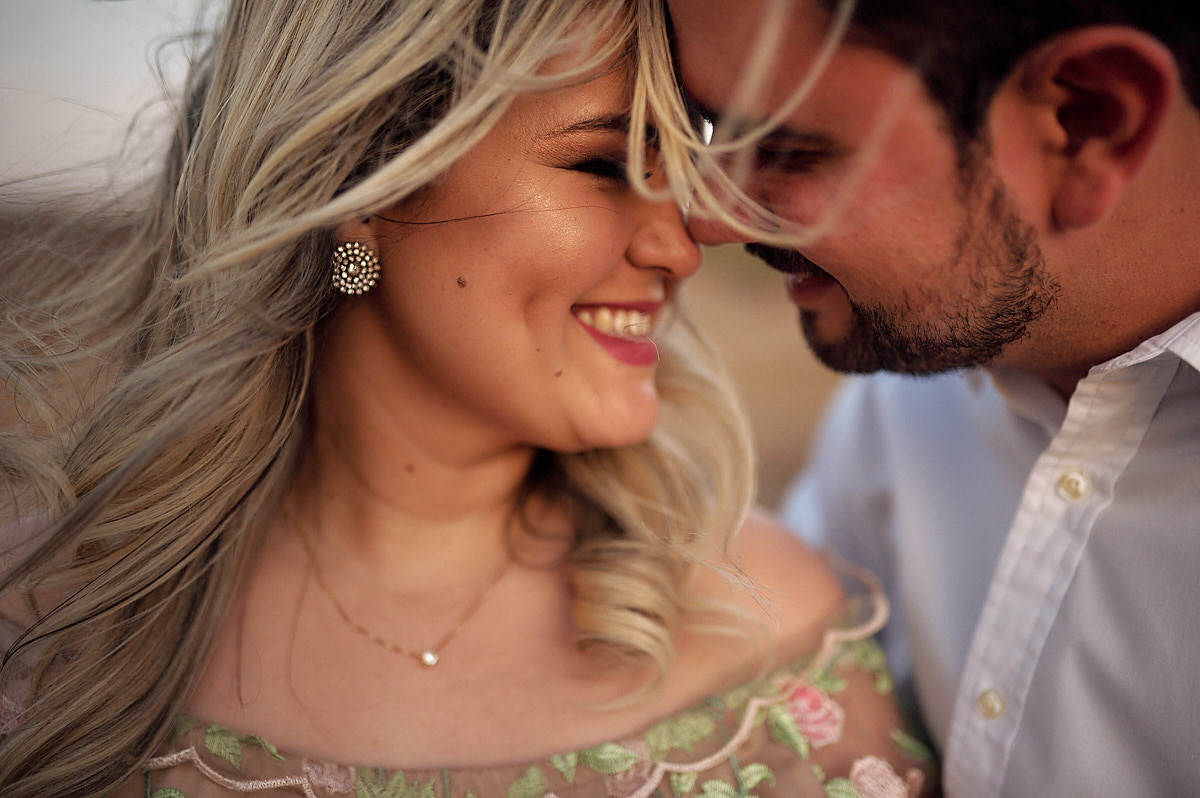 ensaio paula e junior por 4Mãos fotografias, por do sol, noiva sorrindo