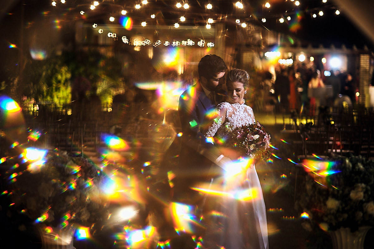 casamento de larissa e thiago por 4Mãos fotografias, foto com lustre