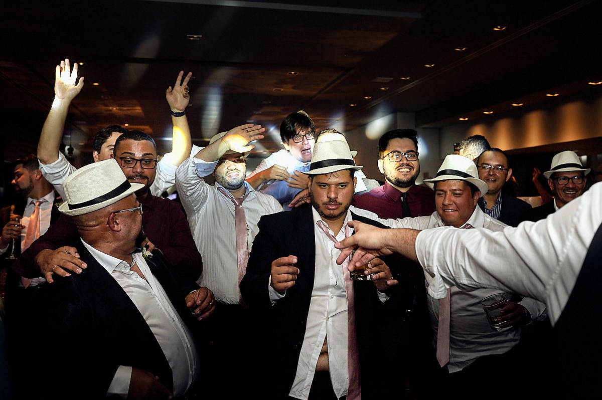 casamento paula e Adilson por 4Mãos Fotografias, festa rolando