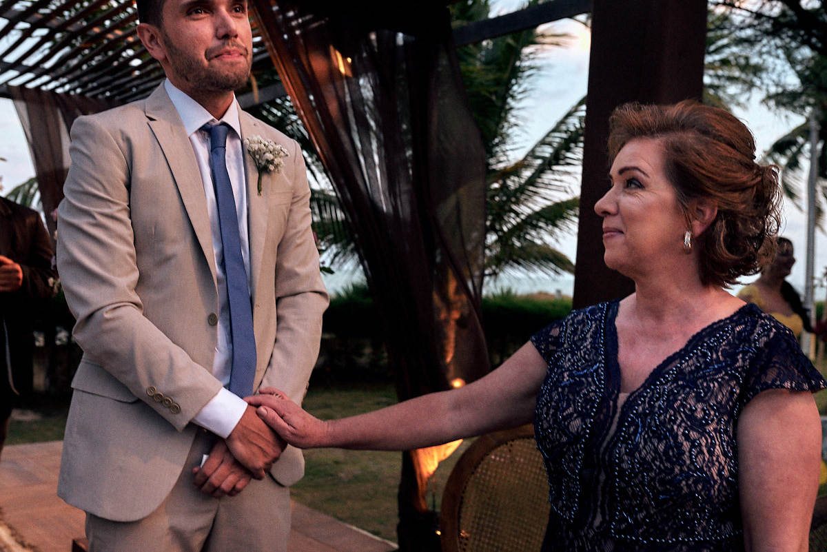 casamento luana e neto em João Pessoa Paraíba, noiva chegando, novo se emocionando