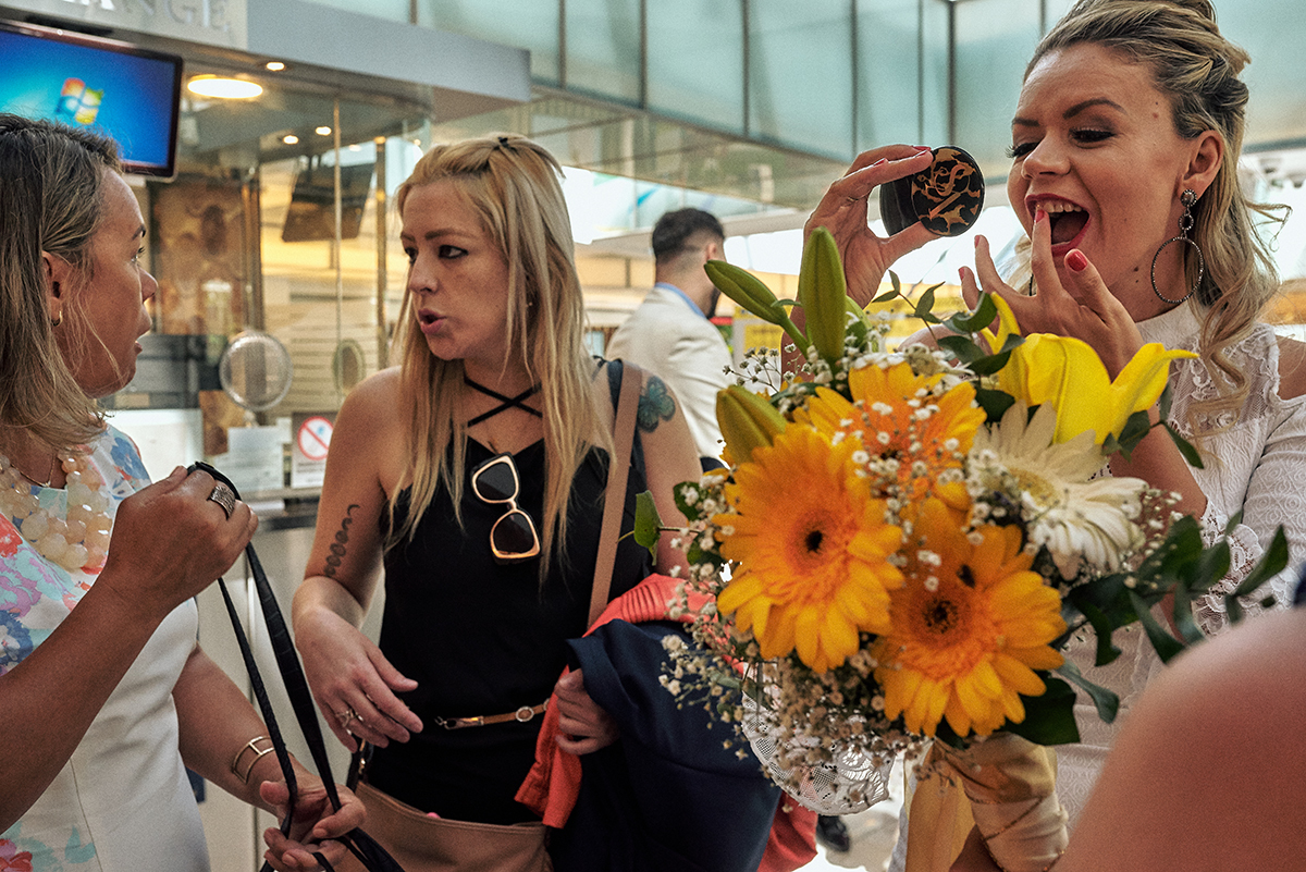 casamento na argentina por 4Mãos Fotografias casamento civil noiva consertando o batom