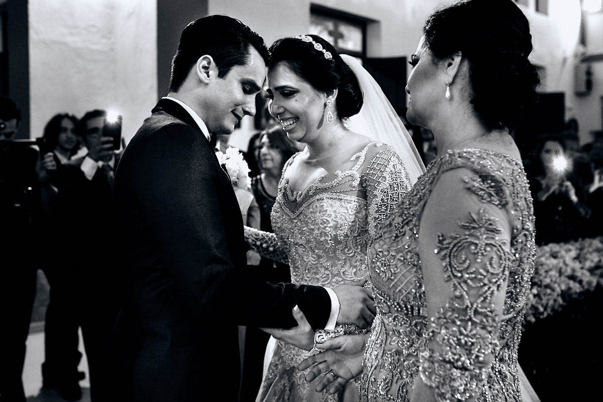 casamento Ohana e Igor por 4Mãos Fotografias, noivos chorando na cerimonia