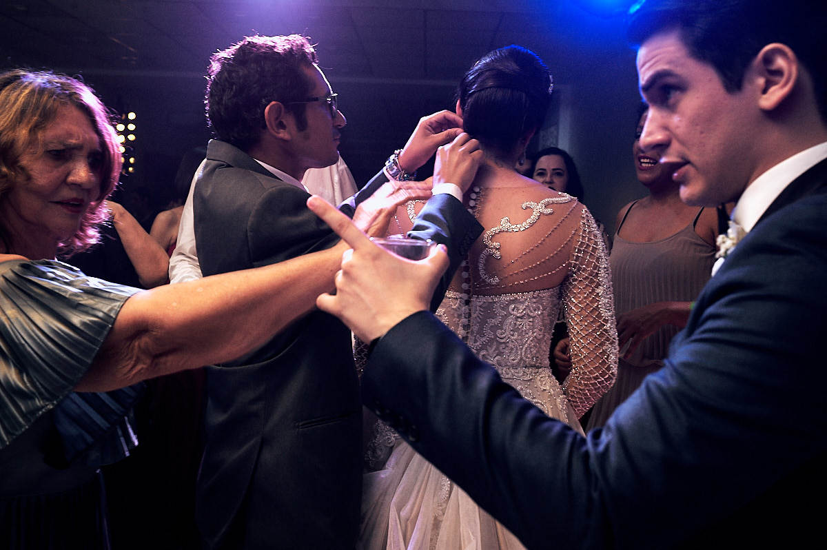 casamento Ohana e Igor por 4Mãos Fotografias, festa rolando