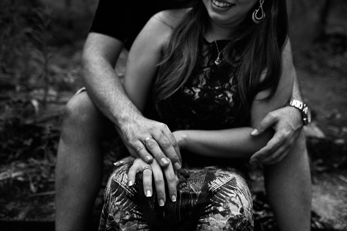 ensaio de katy e thairo no preceding em Campina Grande, Areia. noivos no aeroporto Joao suassuna