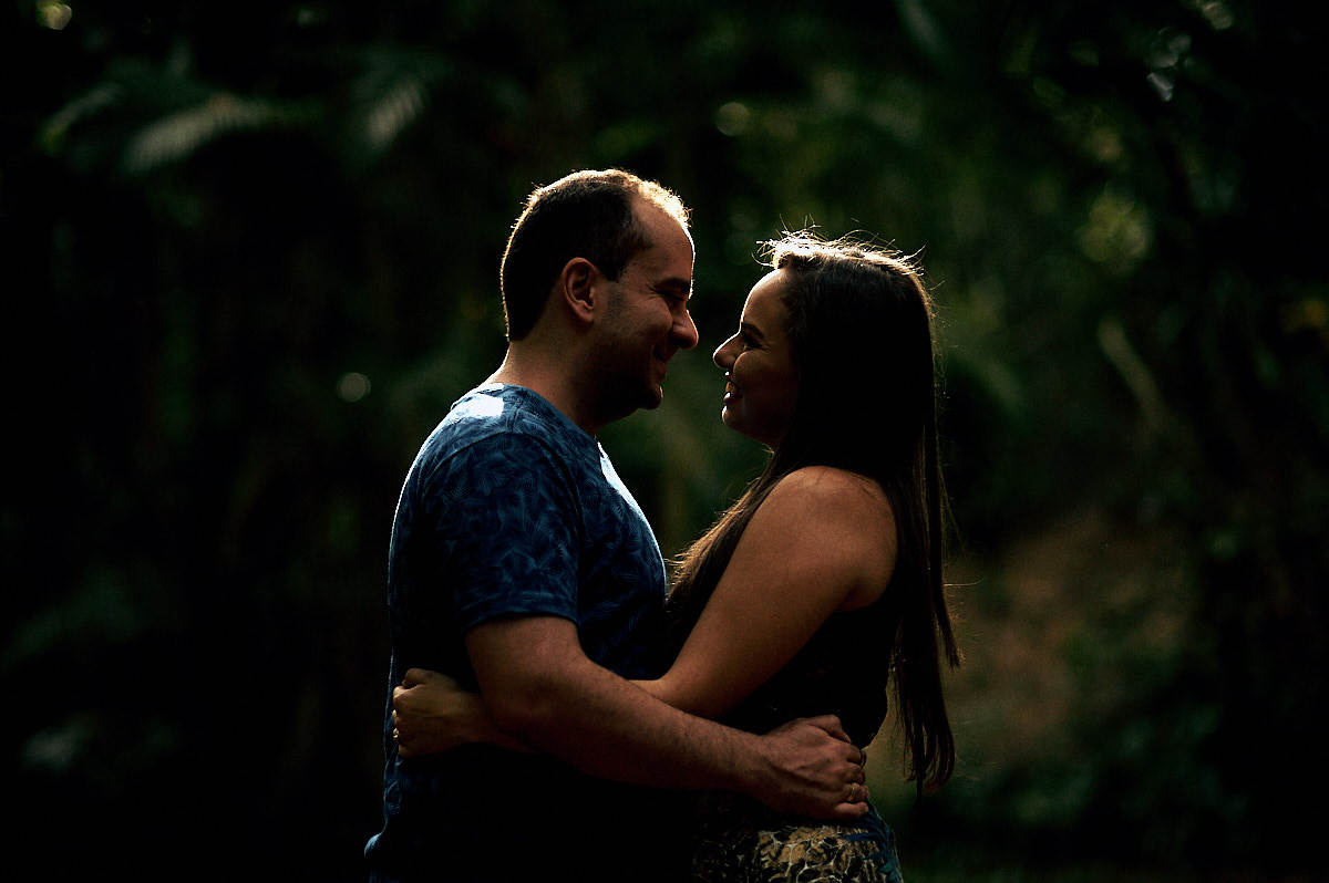 ensaio de katy e thairo no preceding em Campina Grande, Areia. noivos no aeroporto Joao suassuna