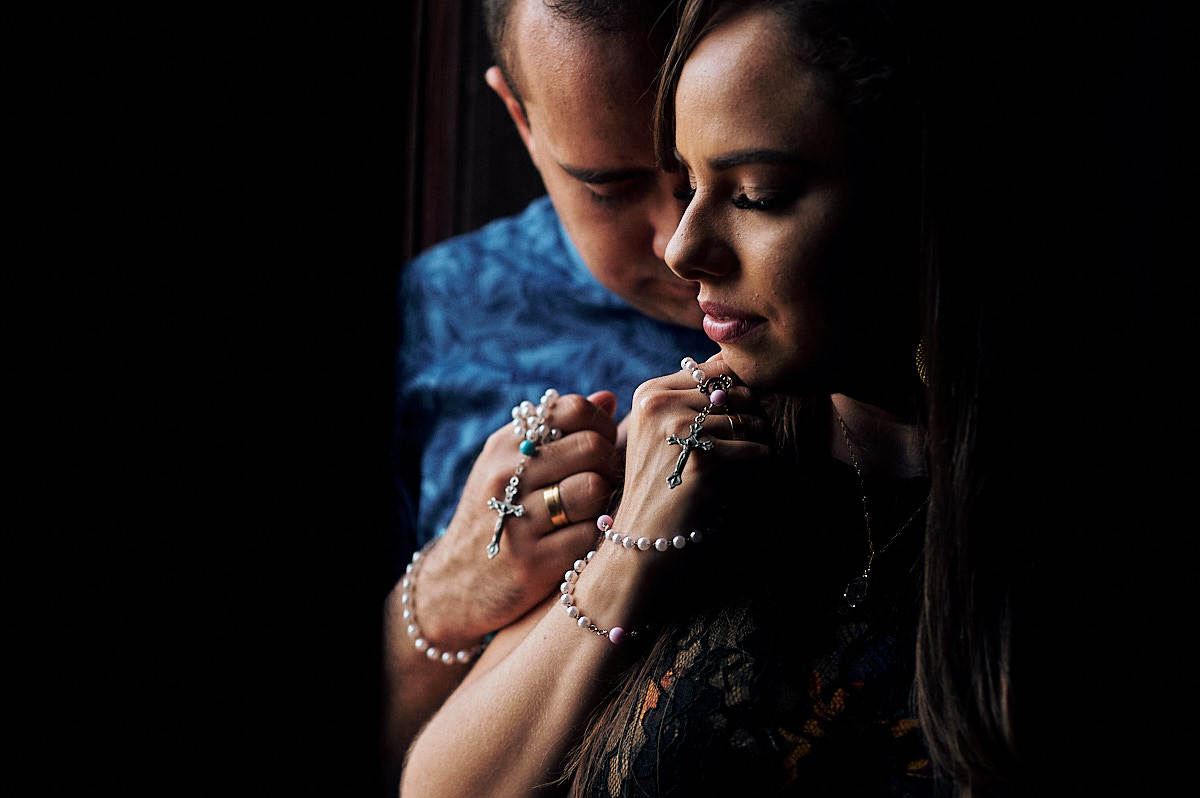 ensaio de katy e thairo no preceding em Campina Grande, Areia. noivos no aeroporto Joao suassuna